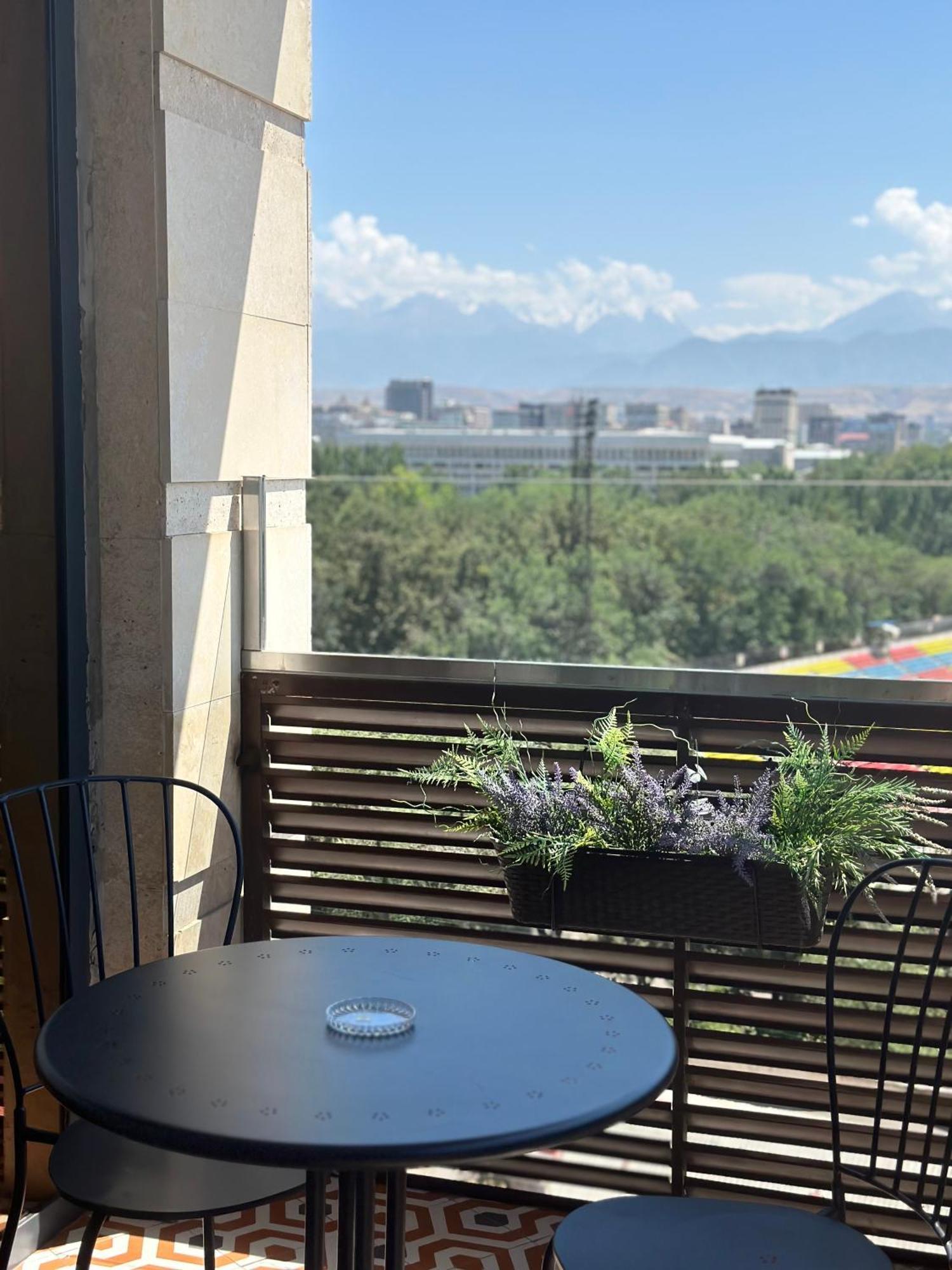 Logvinenko Apartment بيشكيك المظهر الخارجي الصورة